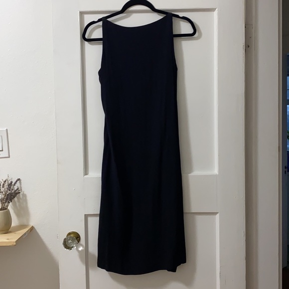 &Other Stories | Sleek Black Sleeveless Dress 4 - Picture 6 of 8